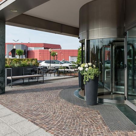 Point Hotel Пьове-Ди-Сакко Экстерьер фото
