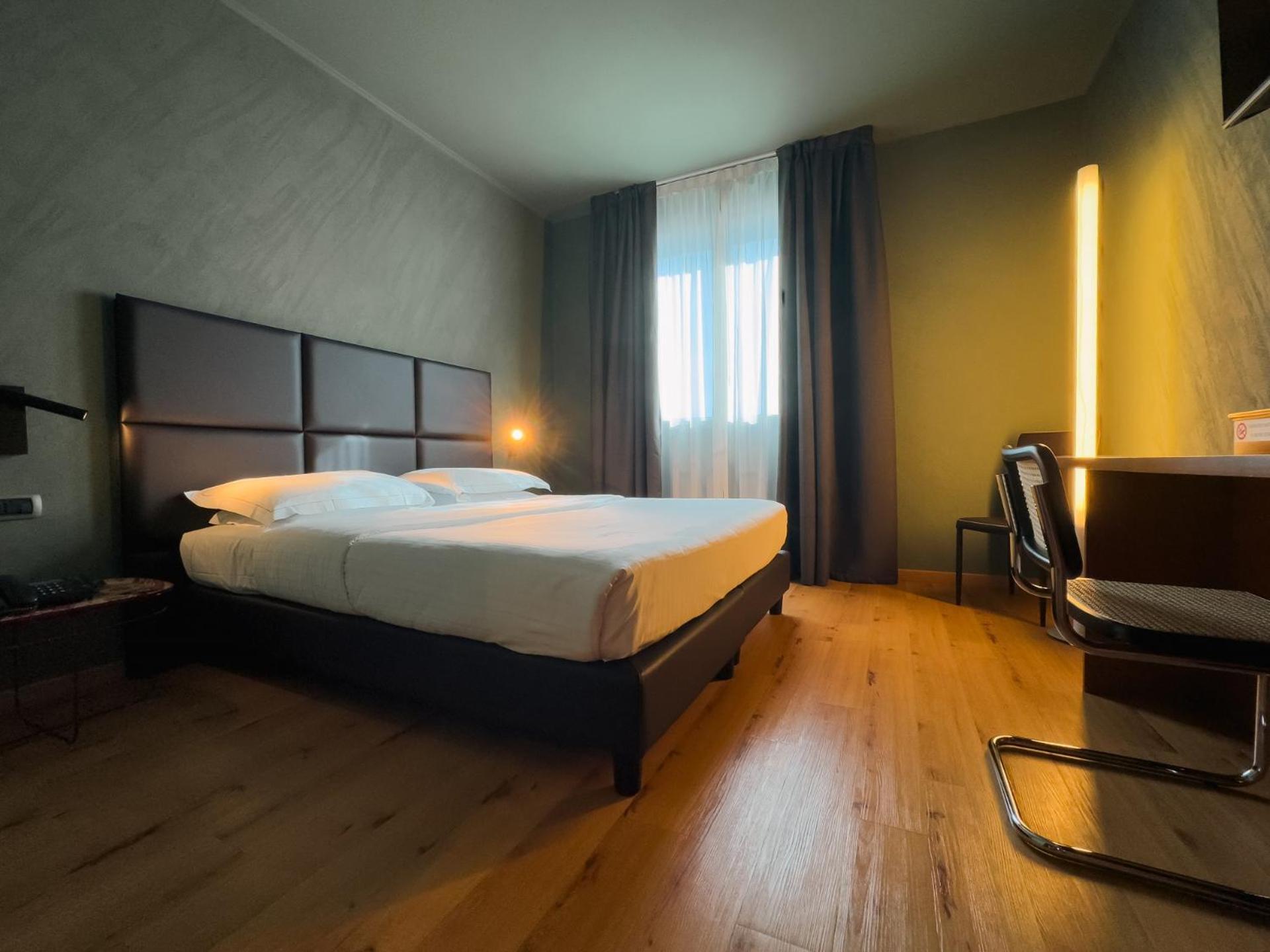Point Hotel Пьове-Ди-Сакко Экстерьер фото