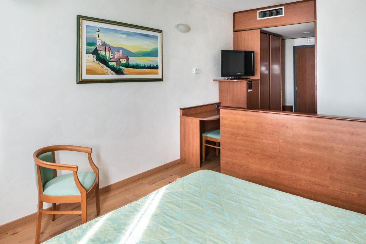 Point Hotel Пьове-Ди-Сакко Экстерьер фото