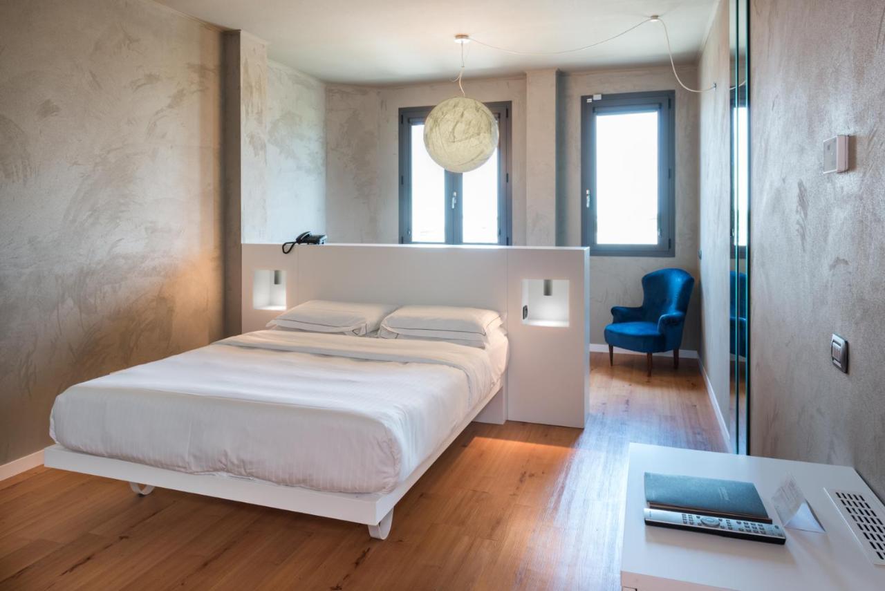 Point Hotel Пьове-Ди-Сакко Экстерьер фото